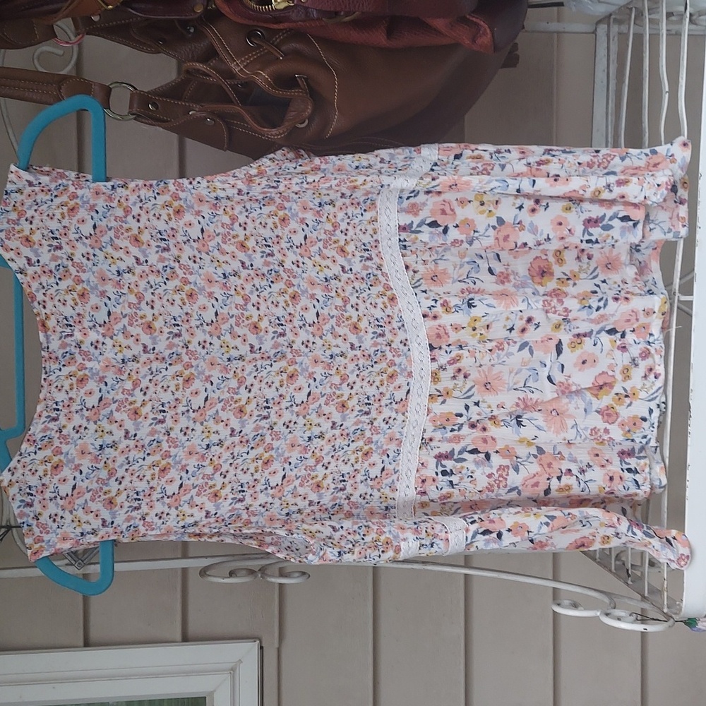 Francesca's Collection Blue Rain Floral Flowy Tank Lace trim Top Sz XL - Picture 5 of 5